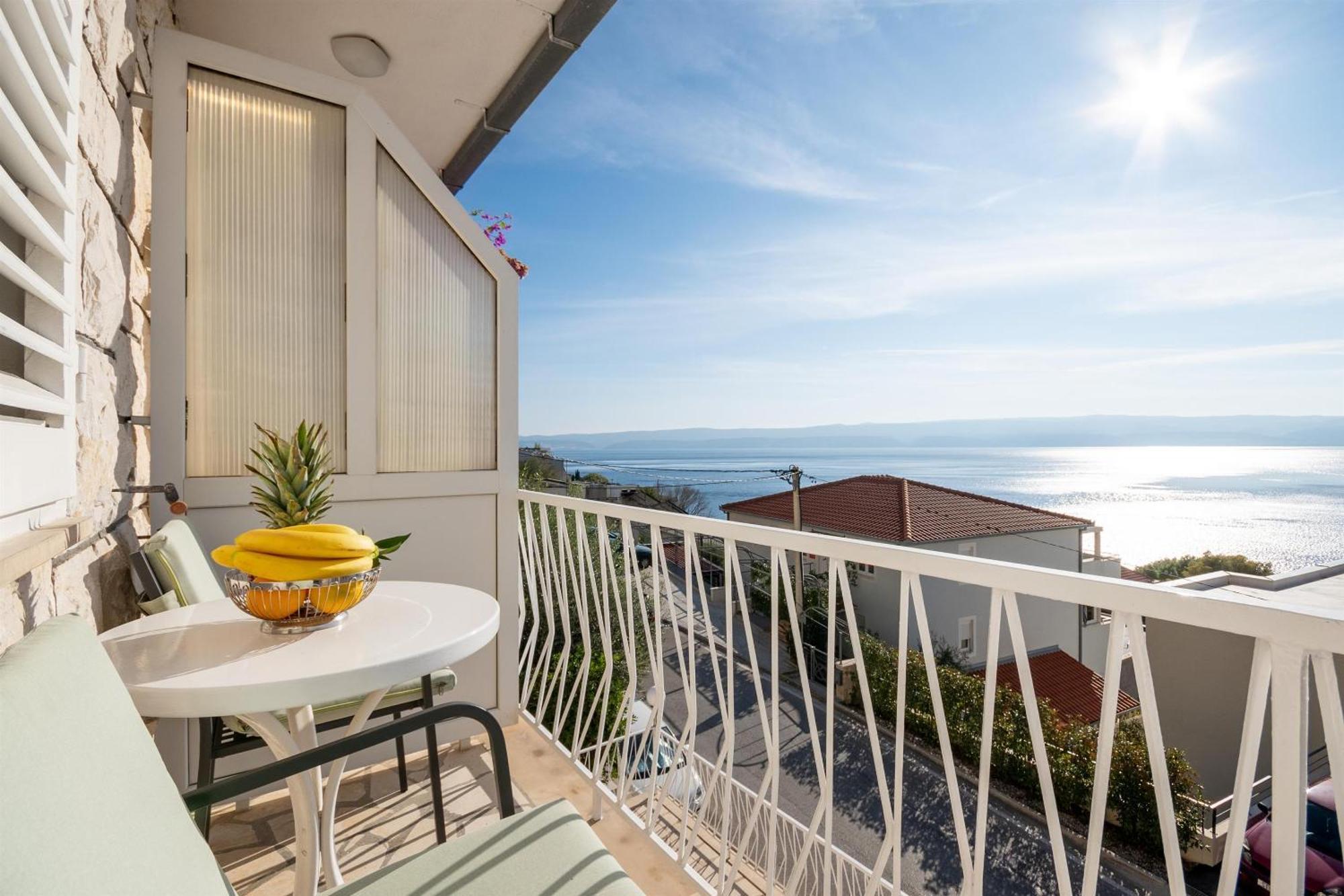 Apartments Ivan - With Parking Omiš Exterior foto
