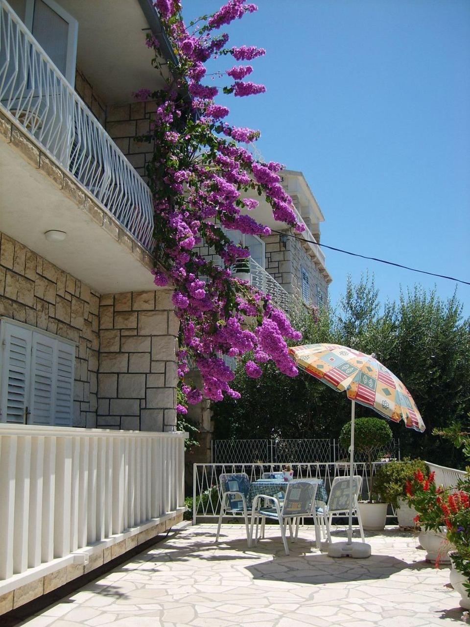 Apartments Ivan - With Parking Omiš Exterior foto
